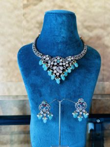 Regal Hasli Style Neckpiece with Earrings