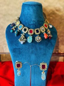 Multicoloured Stones Neckpiece with Earrings 